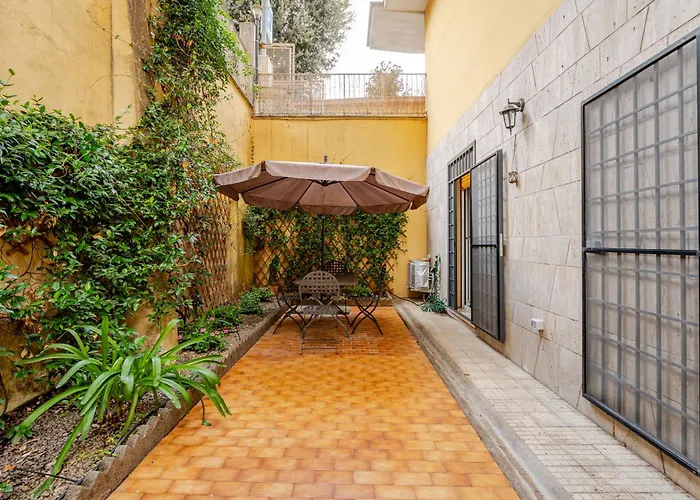 Con Terrazza Vicino S Pietro